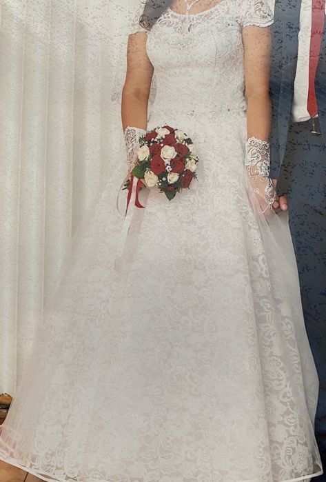 Продається весільне плаття.