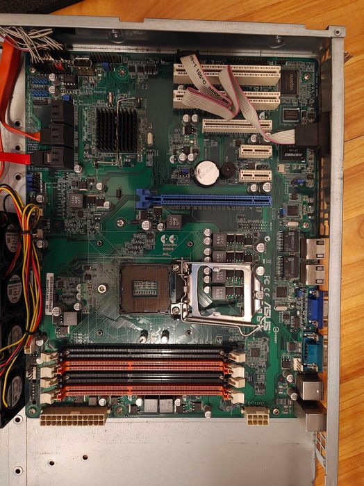 Servidor 1U ASUS P8B-X + Xeon E3-1245 v2 + 16GB DDR3 ECC - sem PSU