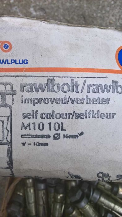 parafusos com bucha metalica