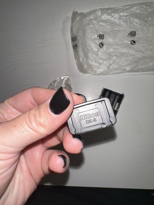 Коробка для батареек Nikon б/у