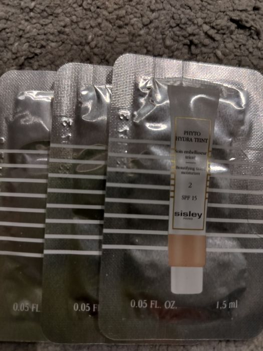 Sisley Phyto Hydra Teint kolor 2