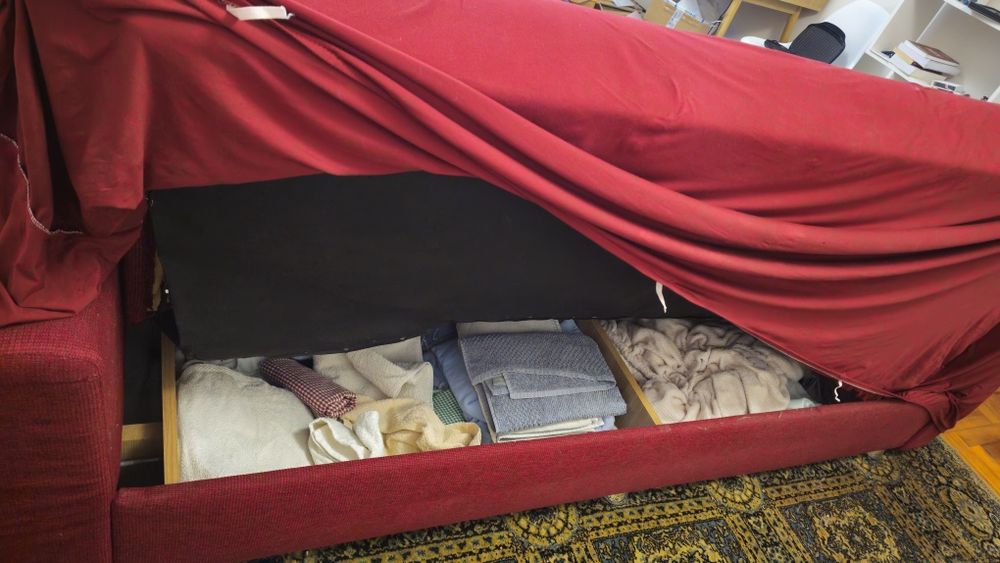 Sofá-cama vermelho 3 lugares