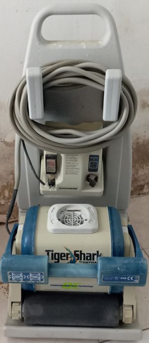 Robot limpeza piscina tiger shark