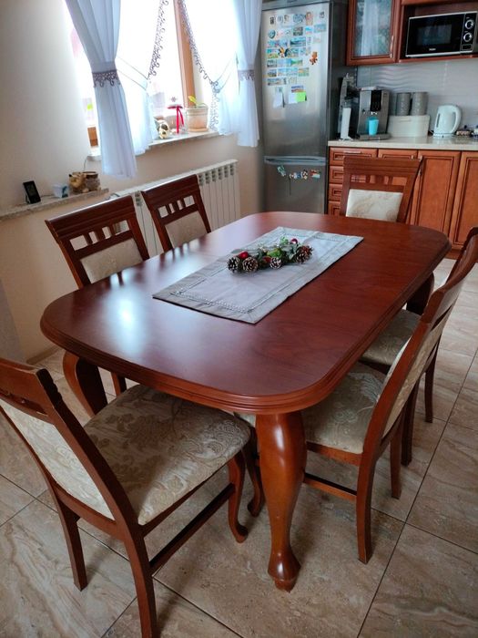 Stół z krzesłami - sprzedam!