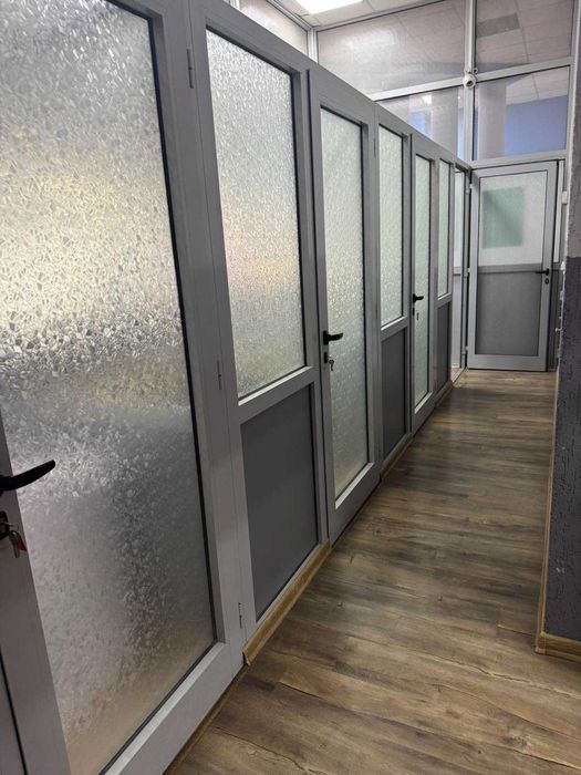 Приміщення банку м. Хуст, вул. Карпатської Січі, 39