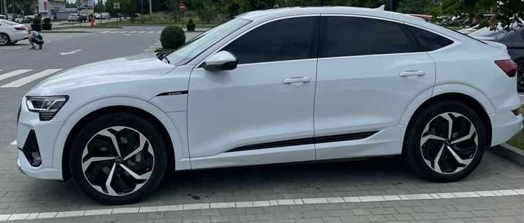 Audi e-tron 2020 модель 2021 р Запас ходу 400