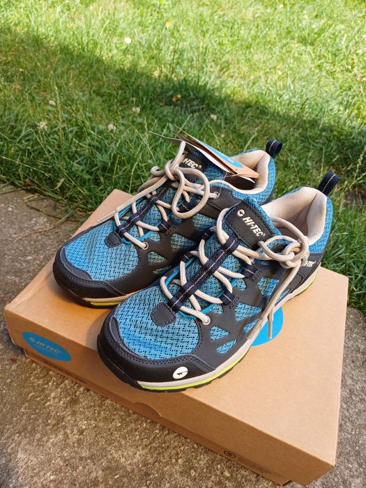 Buty turystyczne Majas marki Hi-Tec z przewiewną cholewką