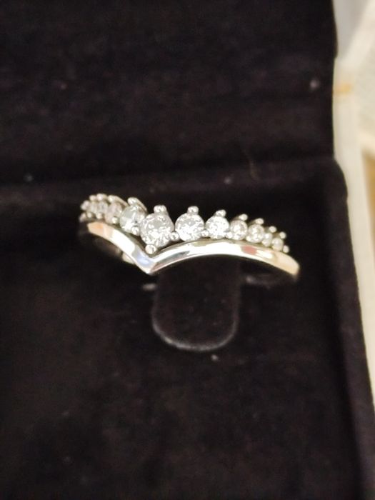 Anel nr 18 Pandora a tiara com brilhantes, anel original em prata