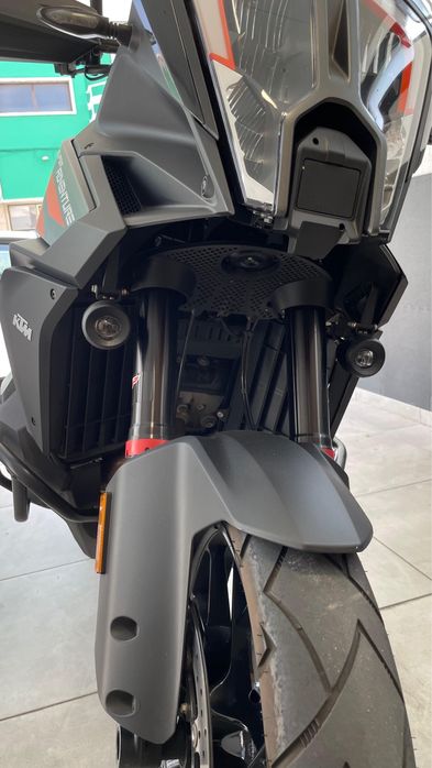 KTM 1290 de garagem semi-nova
