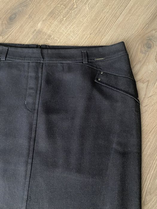 Вовняна пряма спідниця