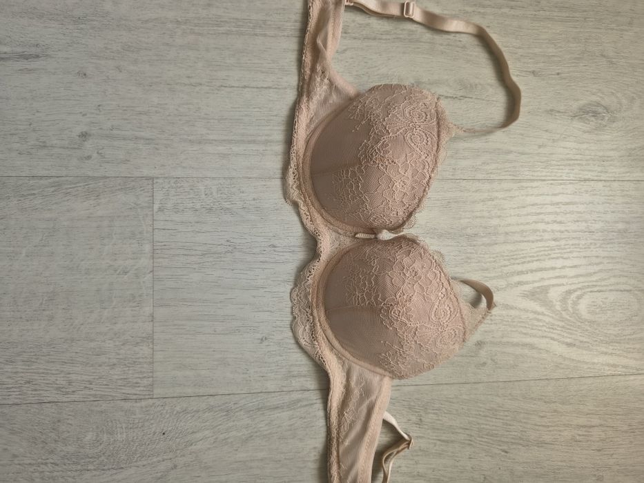 Biustonosz 70B esotiq