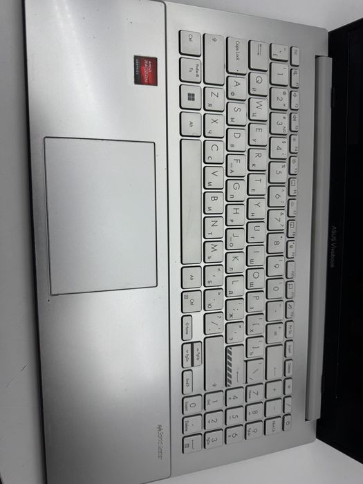 Asus Vivobook Go 15 E1504FA AMD Ryzen 5 16 GB / 512 GB SSD