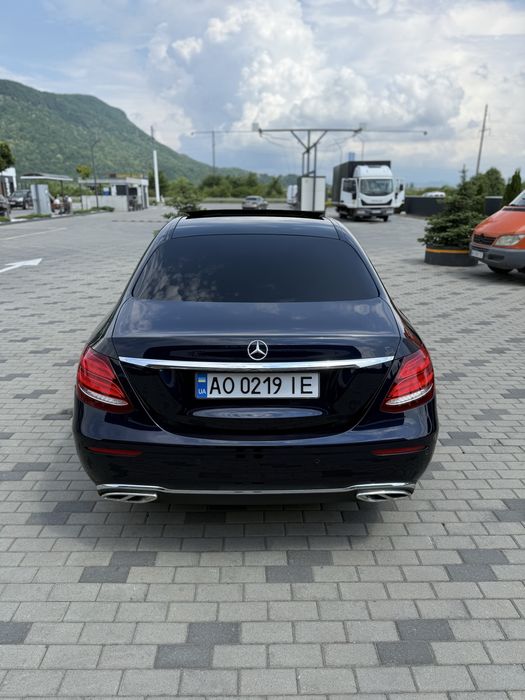 Mercedes-Benz E220, W213