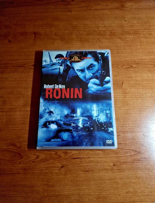 RONIN (Robert De Niro/Jean Reno) When the traitor is also betrayed...