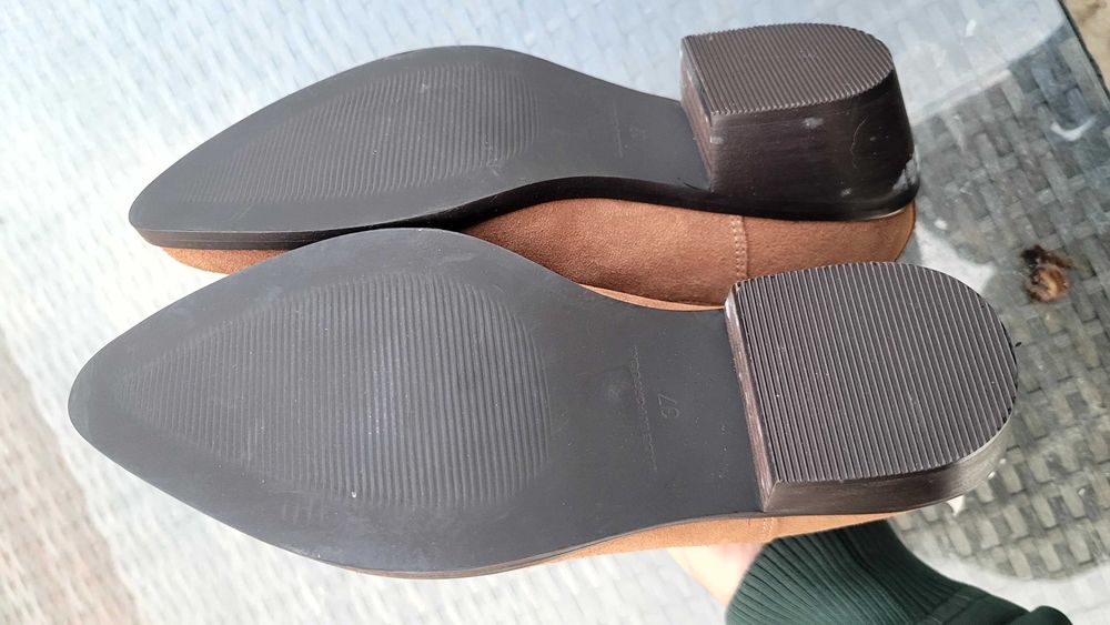 Sapatos de senhora - tamanho 37