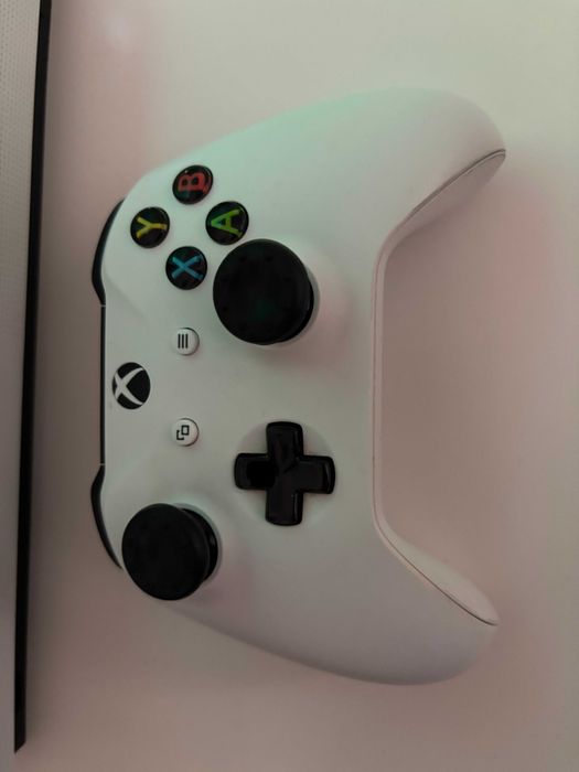 Xbox One S 512GB em caixa