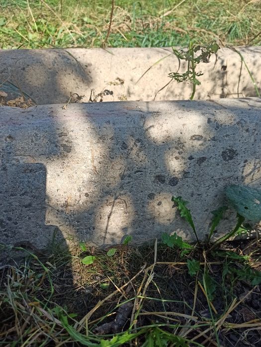 Залізобетонний стовп, перемичка.