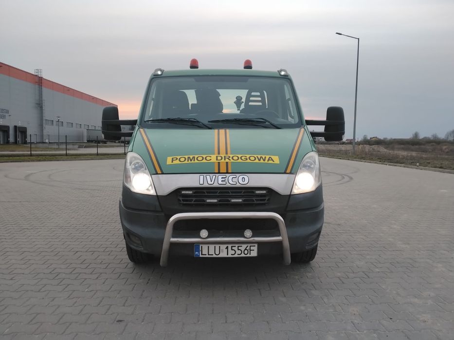 Auto Pomoc  Holowanie Autolaweta Transport bus ciagniki maszyny