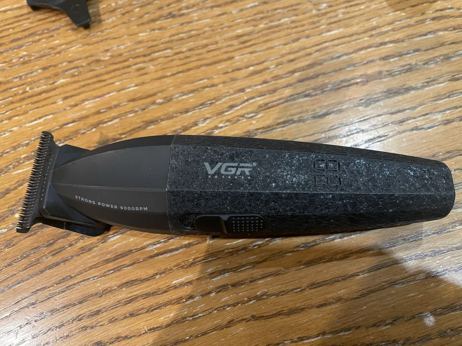 Maszynka do strzyżenia i trymer VGR V640