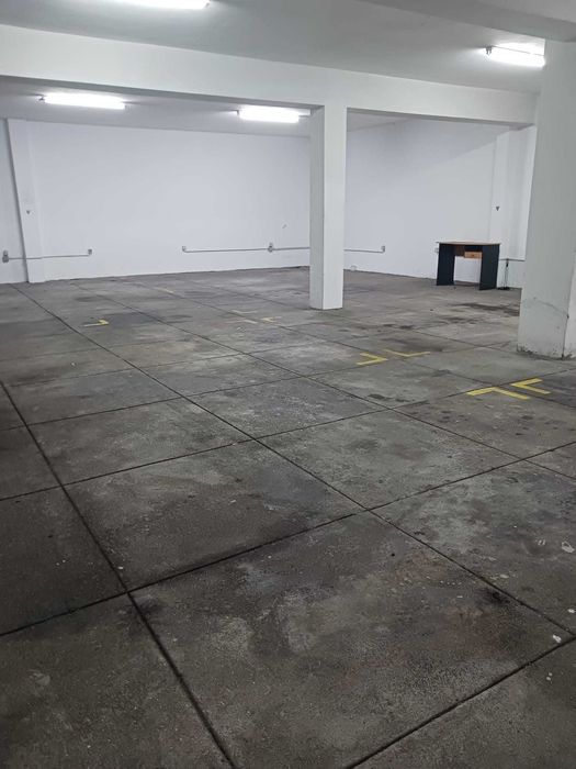 Arrenda Armazém com 220m² com escritório