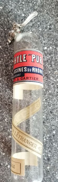 Ampola antiga usada  para administrar Cloro Etilo