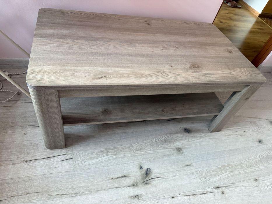 Stolik na sprzedaż – stan idealny