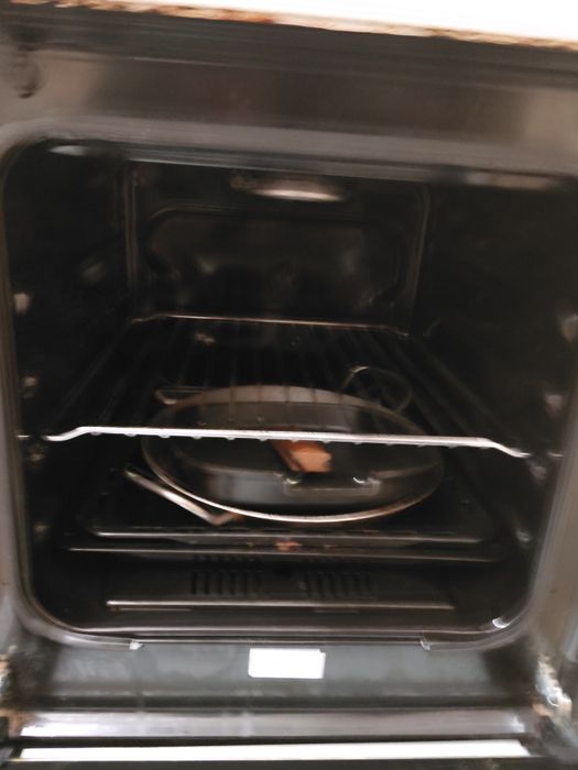 Fogão com forno.