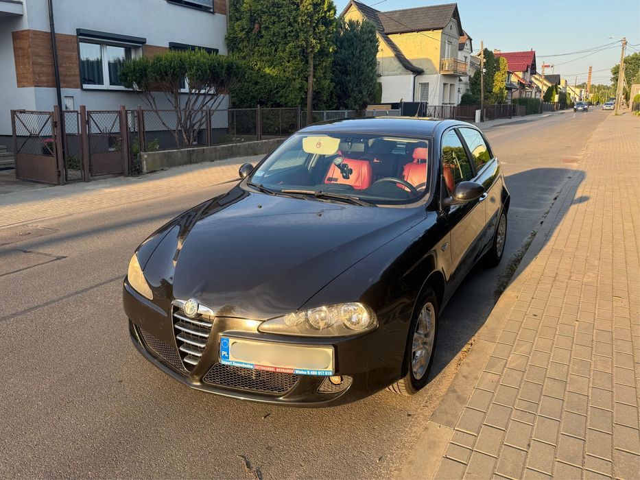 Alfa Romeo 147 Alfa Romeo 147 1.9 JTDM 120KM | Czerwone skóry | Hak | 2 kpl. kół