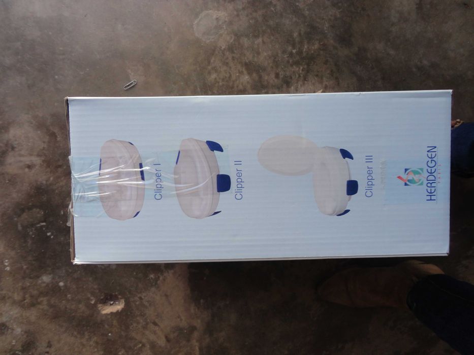 Assento elevatório de sanita novo