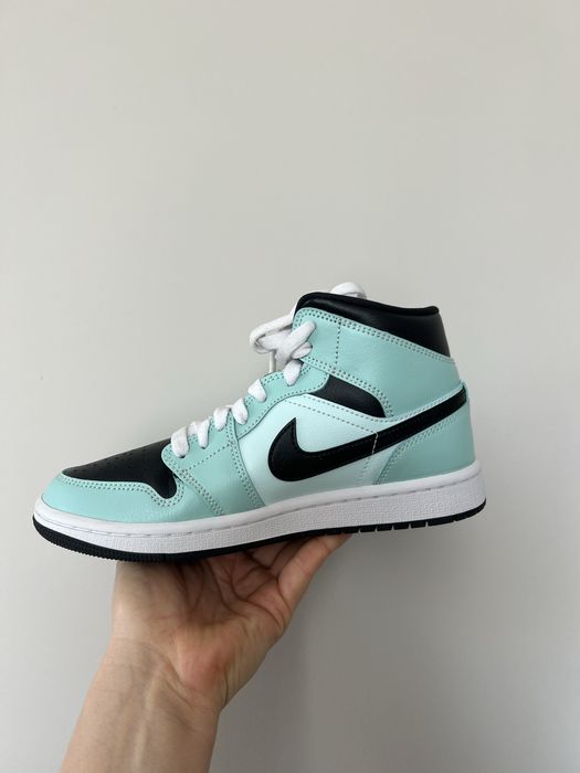 Jordan retro 1 mid