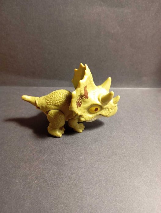 іграшка динозаврин