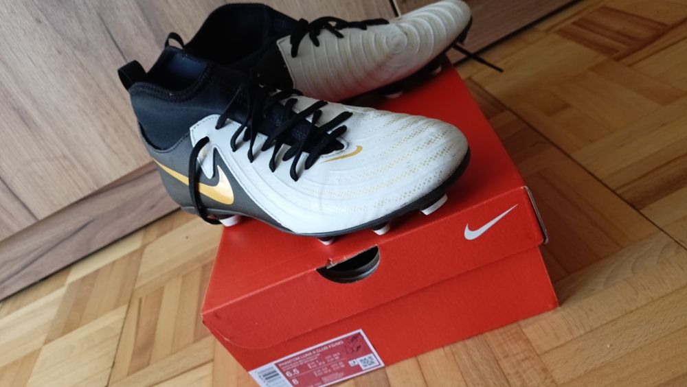 Sprzedam korki Nike rozmiar 39