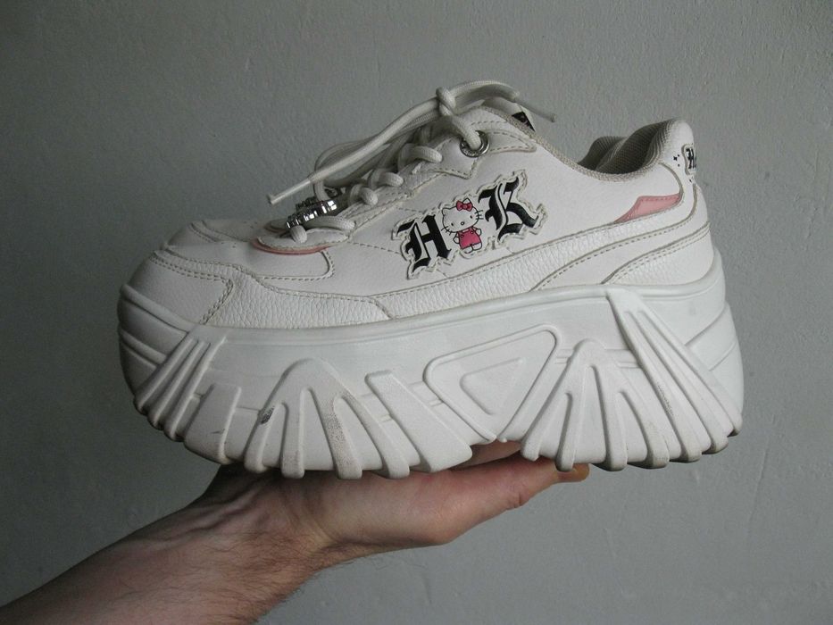 Кроссовки Bershka hello kitty на платформе 38 размер