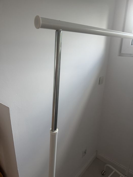 Ikea bialy wieszak na ubrania