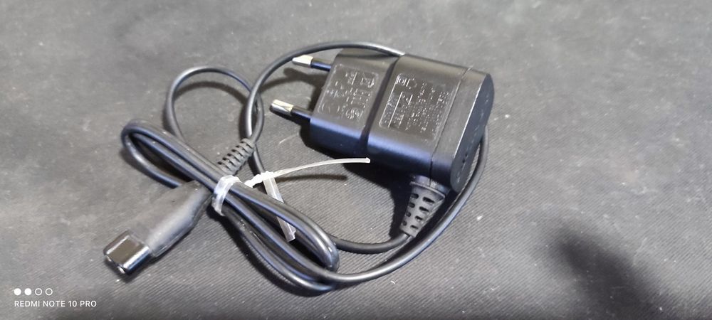Vendo Carregador para Máquina de Barbear Philips Novo