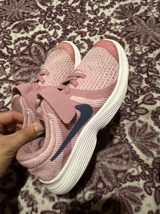 Кросівки для дівчинки