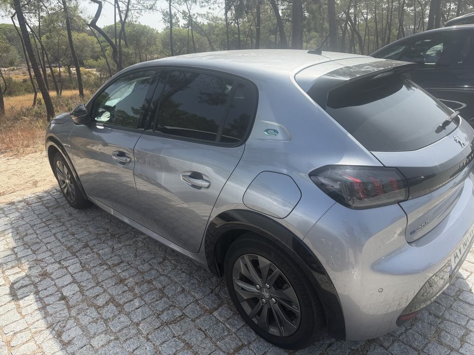 Peugeot e-208 — fotografia 4