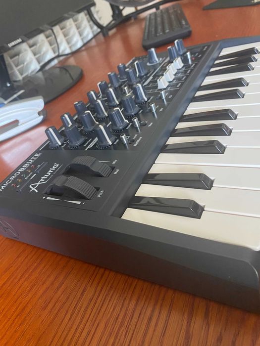 Arturia Microbrute