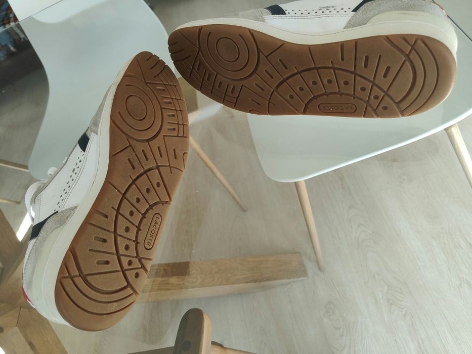 Dois pares de sapatilhas usadas, adidas, lacoste 41