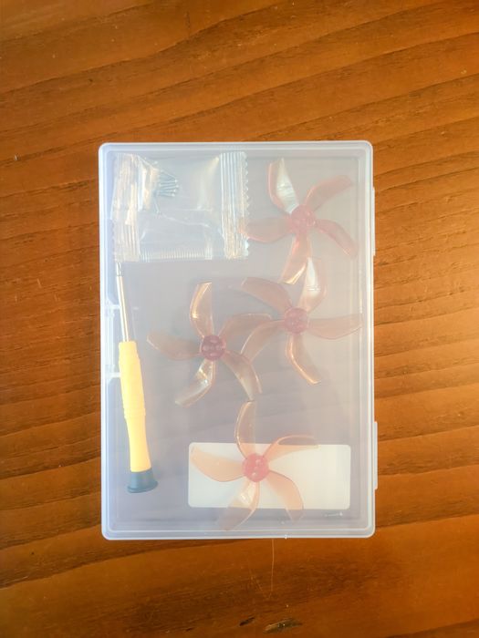 Vendo Kit de Hélices para drone DJI NEO - Novo, nunca utilizado.