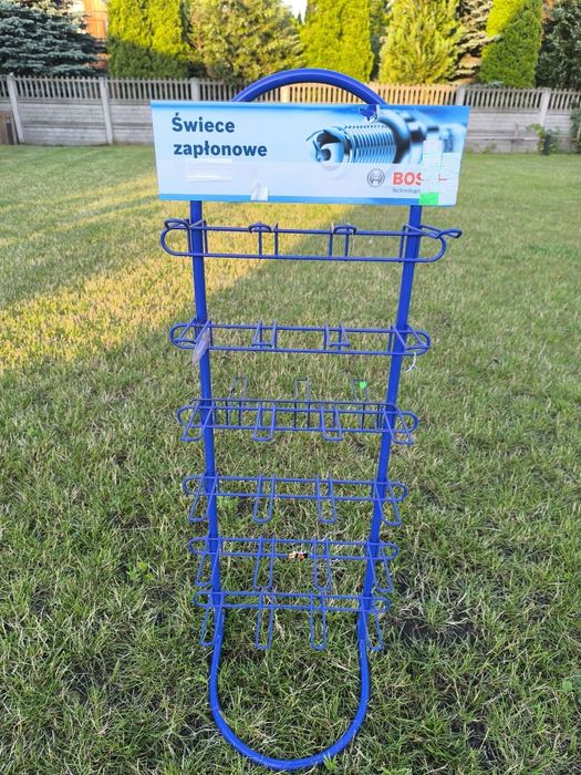 Regały, banery po sklepie motoryzacyjnym, reklama, stojaki Mobil,Bosch