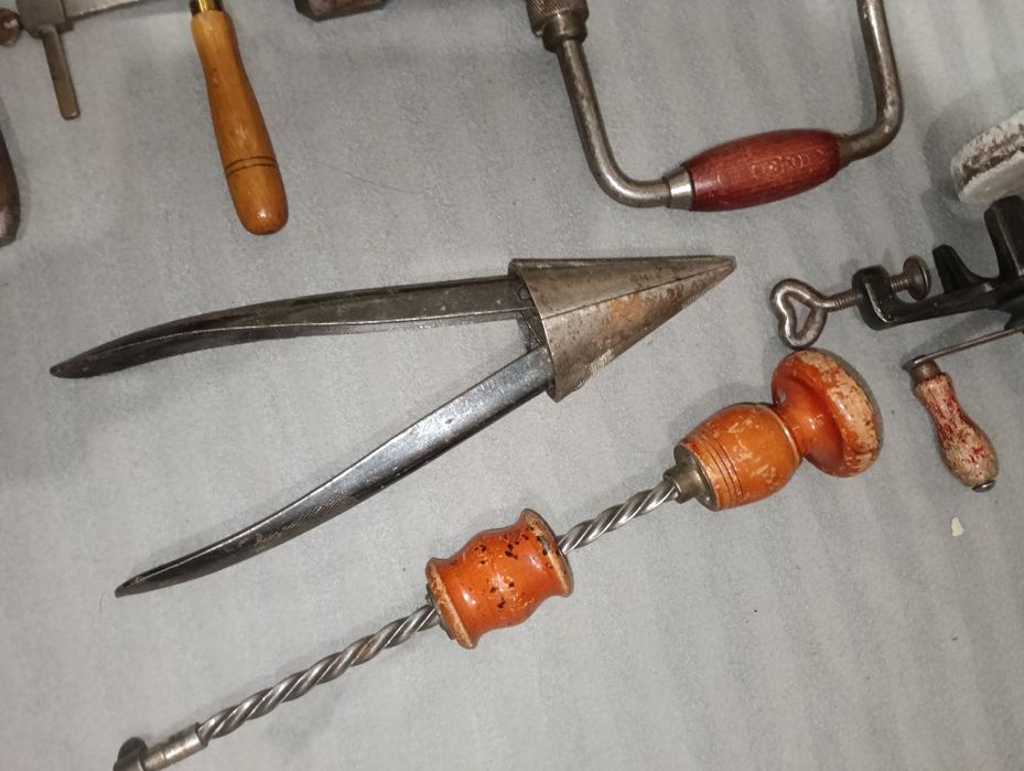 Stare narzędzia stolarskie z PRL