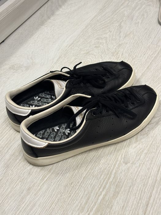 Кросівки Adidas Lacombe