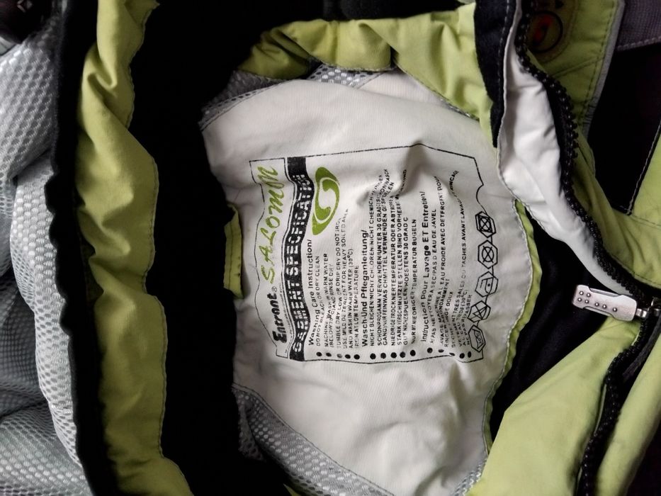 Продам женский лыжный костюм Salomon