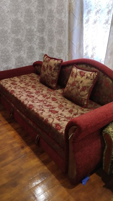 Диван роскладний майже новий