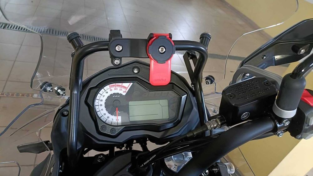 Suporte Telemóvel - Sistema Quad Lock.