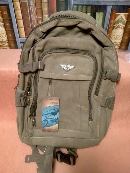 Продам рюкзак для школи , ноутбука