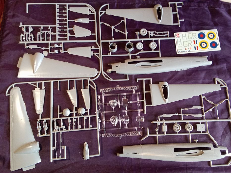 Сборные модели самолётов 1:72 Vickers Wellington/ИЛ-2/Martin B-26