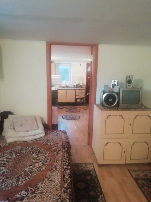 Здам пів будинка в районі лікарні