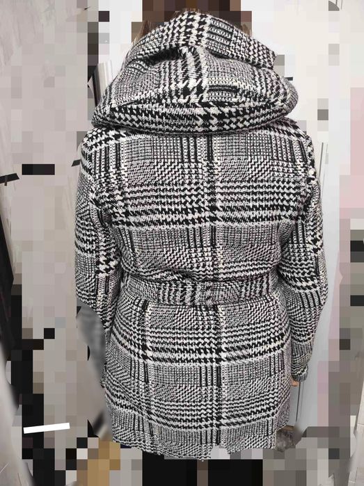 Пальто жіноче коротке